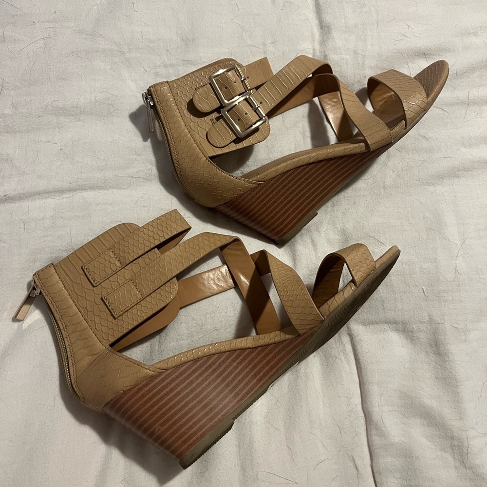 Size 8 women sandal